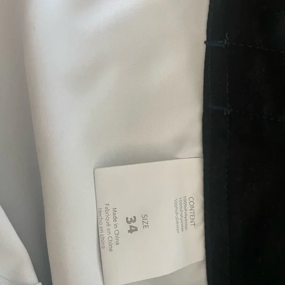 O’NEILL Men’s waist 34 inch,8”Inseam very good condition Board shorts. - Picture 3 of 4